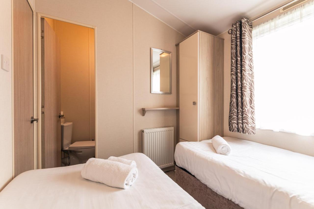 Meadows Lodge With Hot Tub Malton Εξωτερικό φωτογραφία